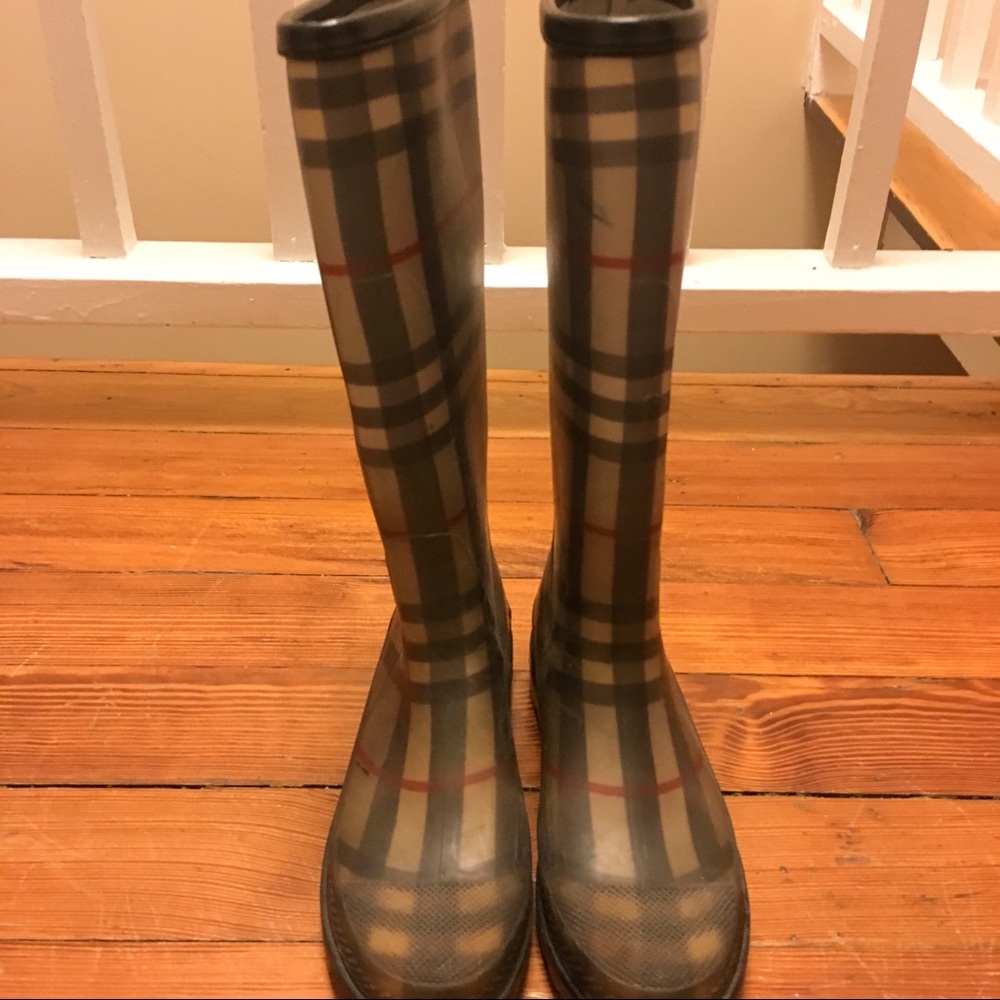 Used Burberry Rain boots! Size 38!